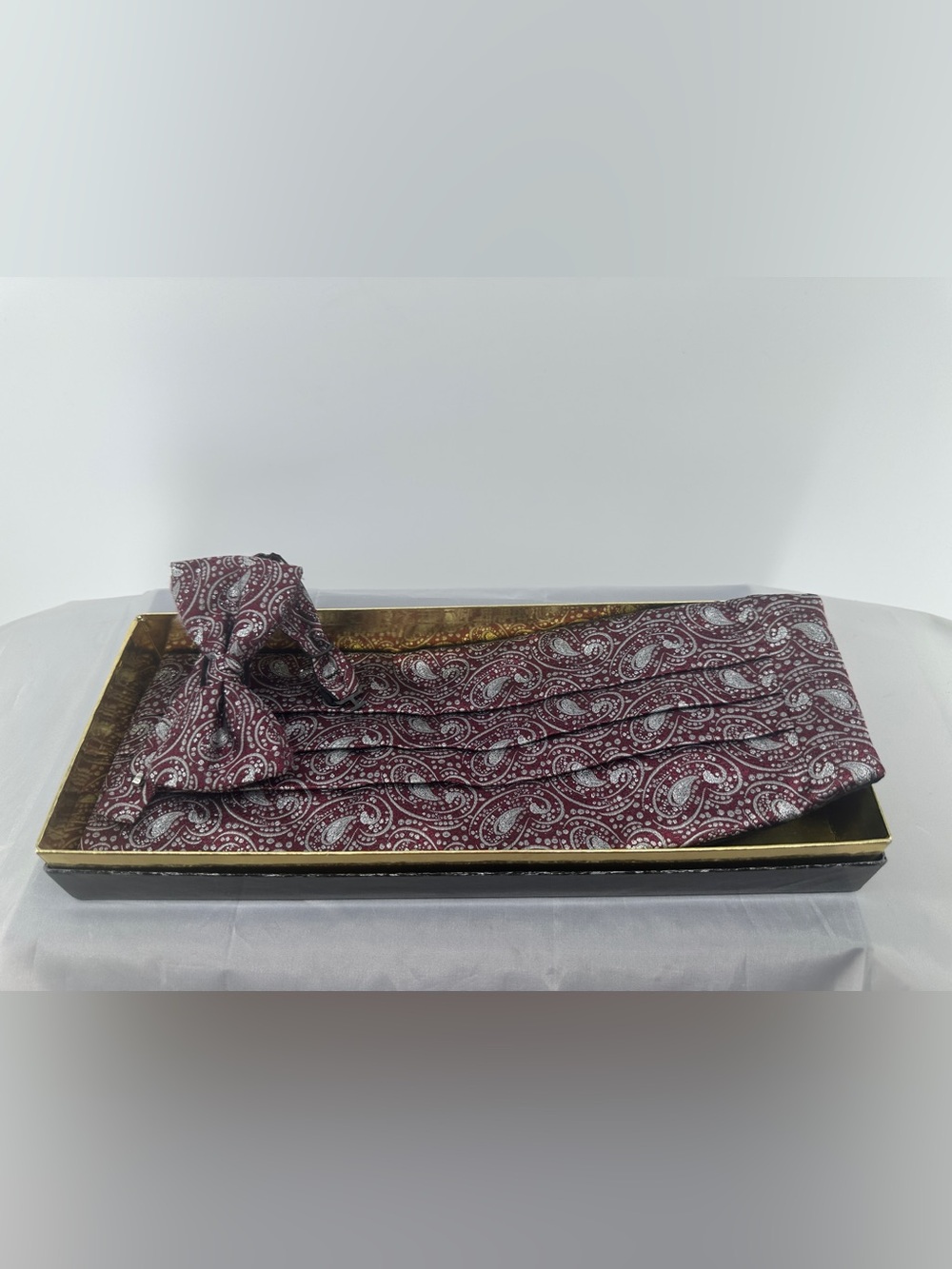 Vtg Santana Bow Tie & Cummerbund Set Marron and silver paisley silk